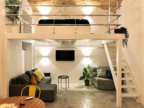 Beautifully Renovated Loft in Trastevere — 4-Star Luxury Hotel in Rome, Italy