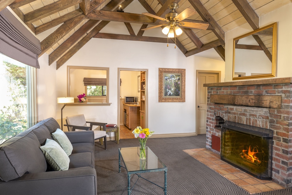 The Pierpont Inn - photo 17