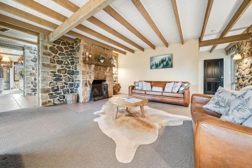 Quigtoo Cottage Beautiful 4BR Stone Cottage l WiFi l Bath l Garden — 4-Star Luxury Hotel in Berridale, Australia
