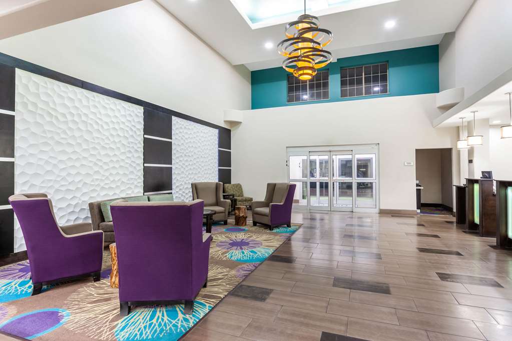 La Quinta Inn & Suites by Wyndham New Braunfels - photo 4