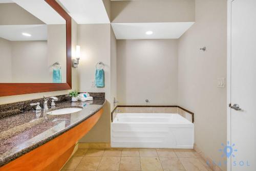Ocean View Luxurious Studio Premium Amenities - photo 9