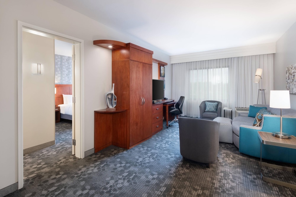 Courtyard by Marriott Pittsburgh Washington Meadow Lands - photo 10