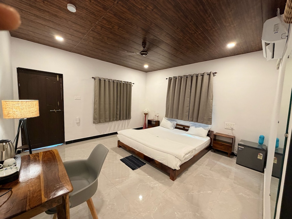 Paws At Tipeshwar - carbon neutral hotel in Ghatanji