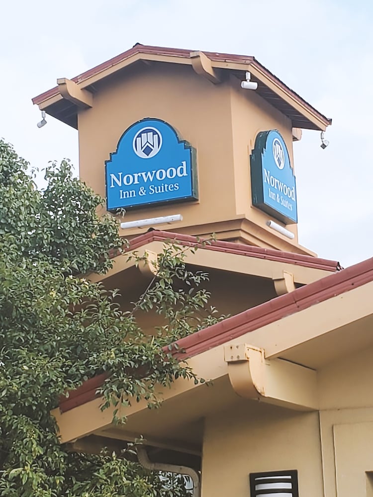 Norwood Inn & Suites Merrillville - photo 21