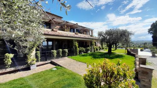 B&B Serra Country House — 4-Star Luxury Hotel in Gradara, Italy