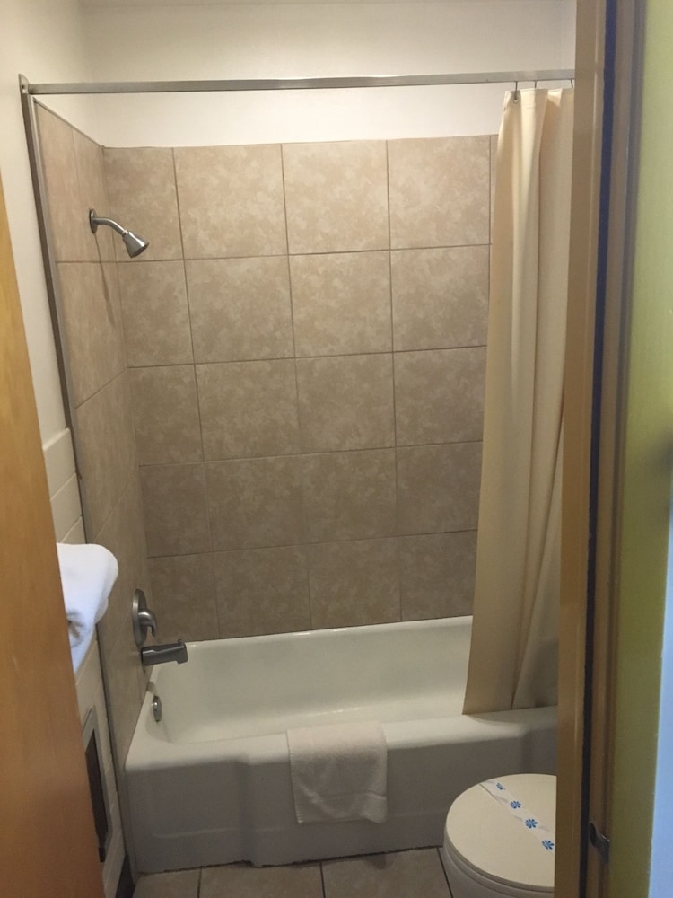 Grapevine Inn - photo 19