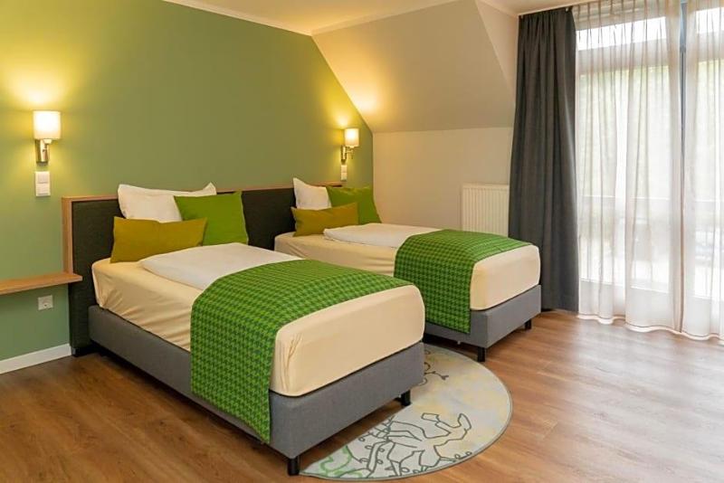 Lindenhof Ausbildungs Und Tagungshotel — Bielefeld