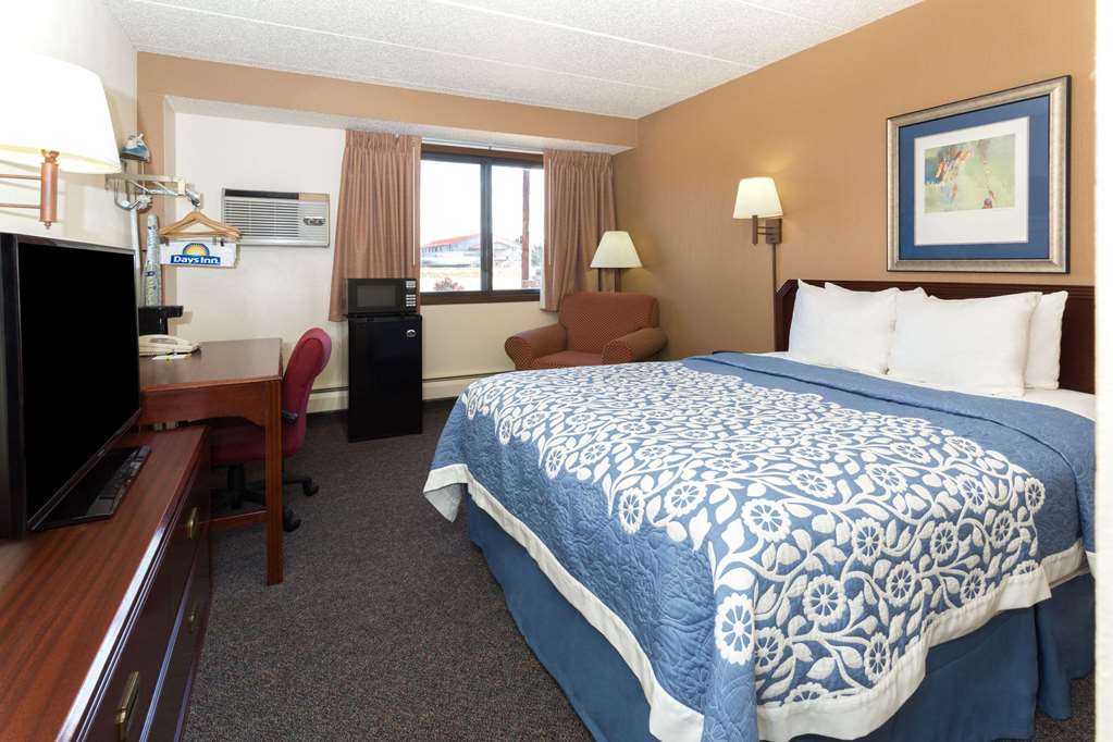 Days Inn by Wyndham Fort Collins - photo 9