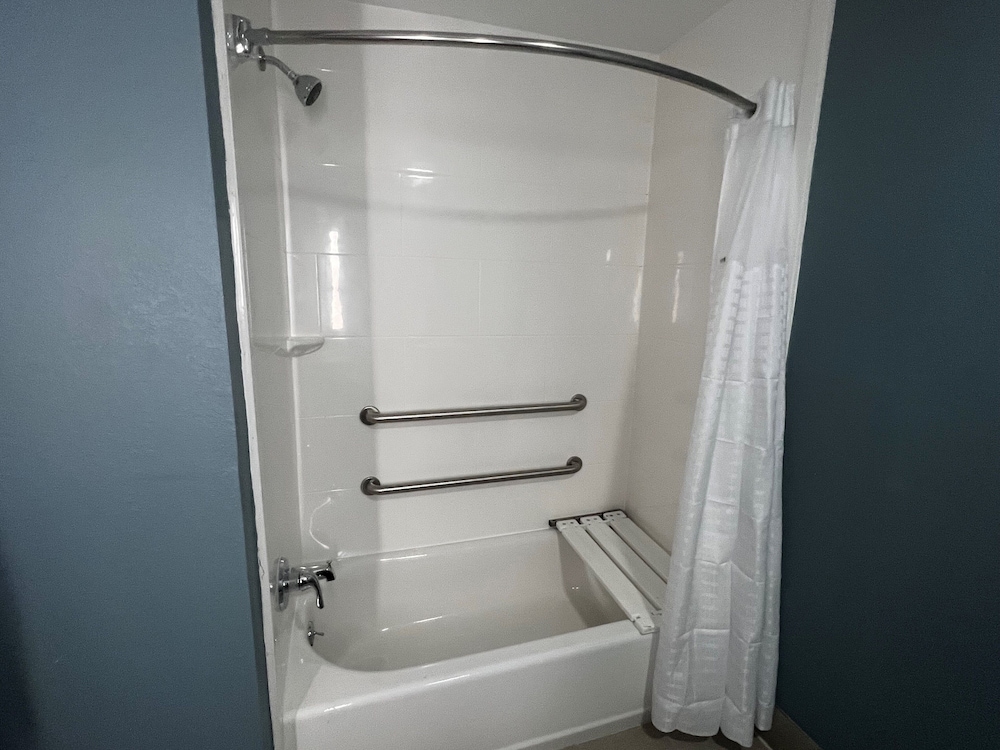 Wingate By Wyndham College Station South - photo 28