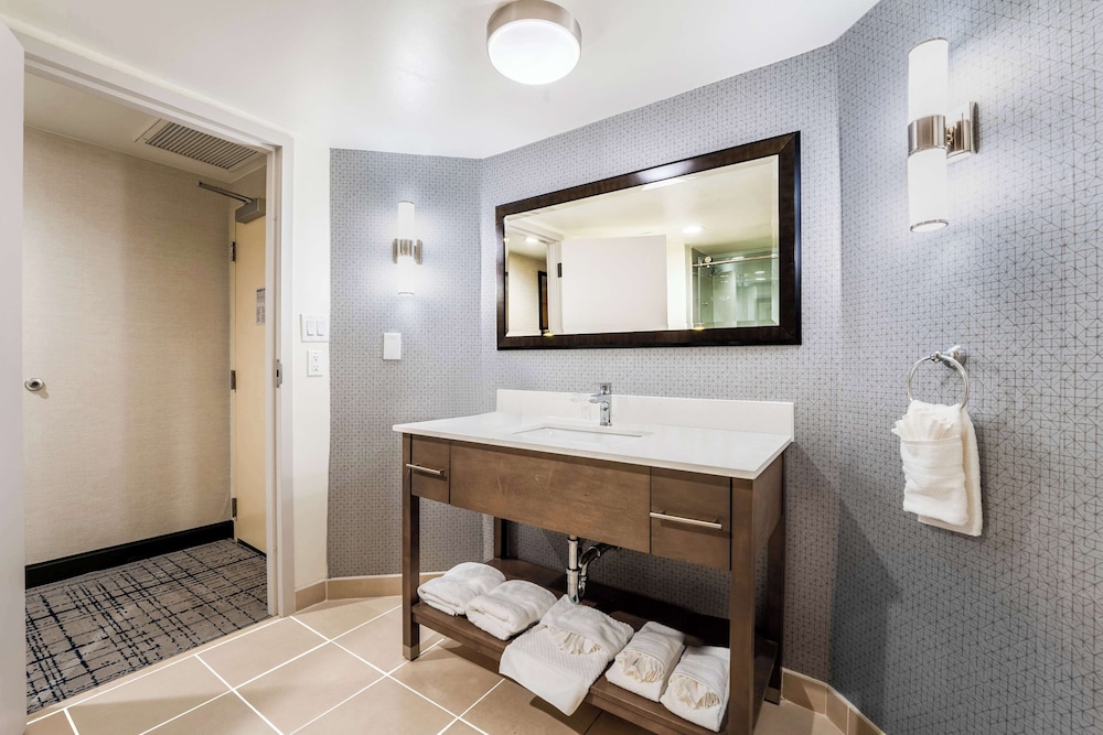 DoubleTree by Hilton South Charlotte Tyvola - photo 25