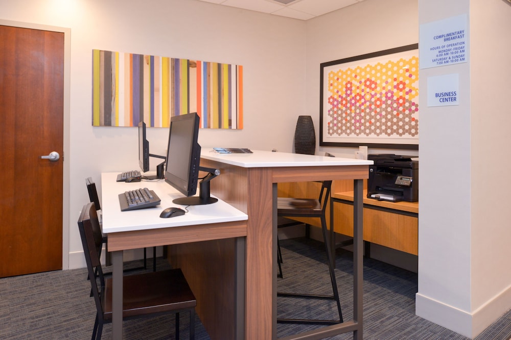Holiday Inn Express & Suites Indianapolis Dtn Conv Ctr Area by IHG - photo 57