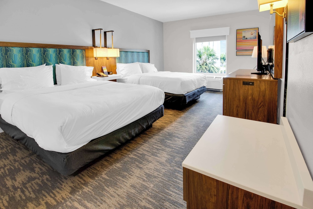 Hampton Inn & Suites Sarasota Bradenton Airport FL - photo 34