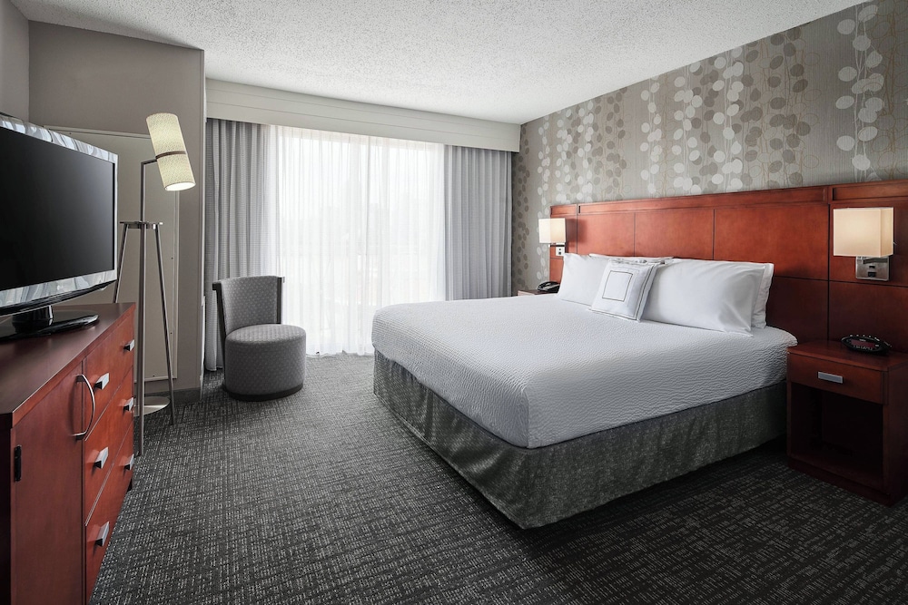 Courtyard by Marriott Shreveport Bossier Louisiana Boardwalk - photo 16