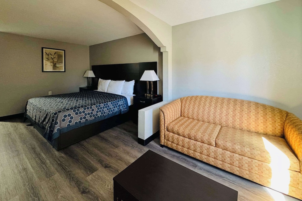Quality Inn & Suites Centerville - photo 13