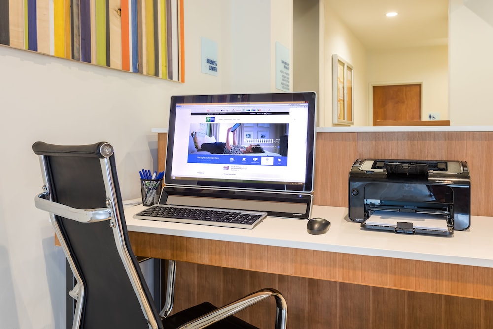 Holiday Inn Express Hotel & Suites Bremen - photo 22