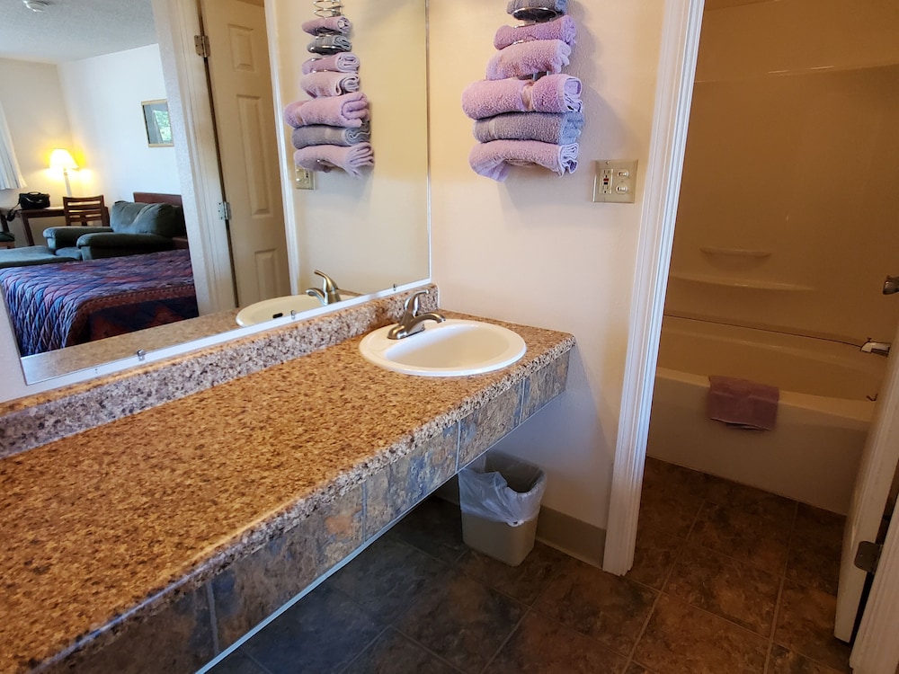 Riverside Inn - photo 13