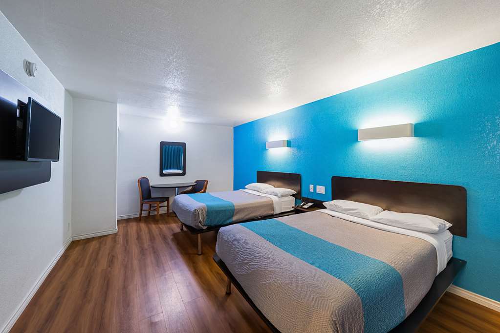 Motel 6 Grand Prairie TX Interstate 30 - photo 16