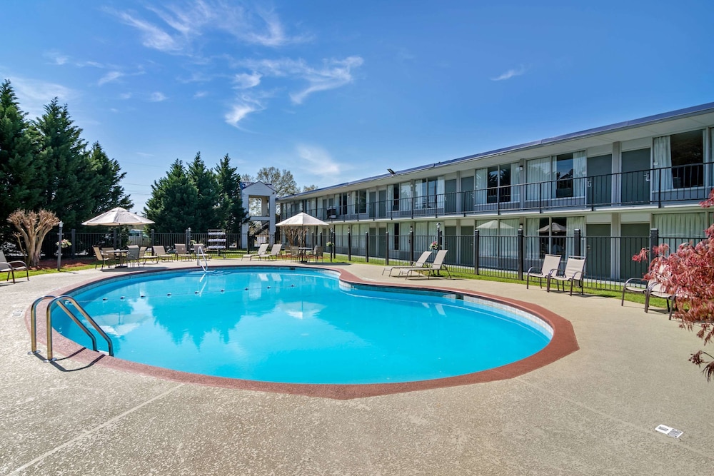 Travelodge Cartersville - photo 23