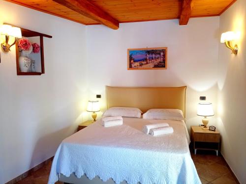 Agriturismo la Selva — 4-Star Luxury Hotel in Meta, Italy