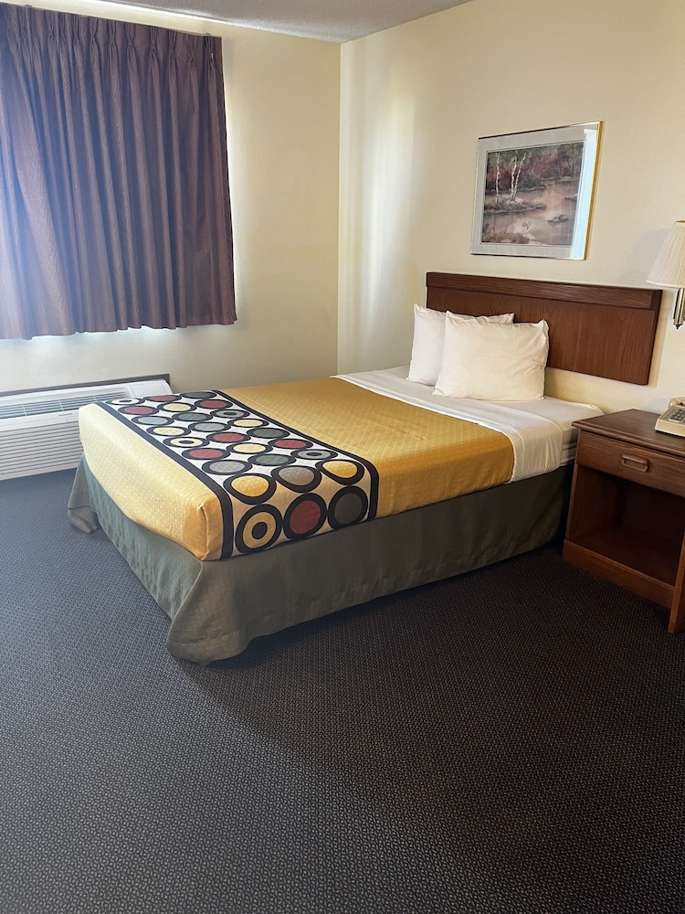 Super 8 by Wyndham Smithville Kansas City - photo 9