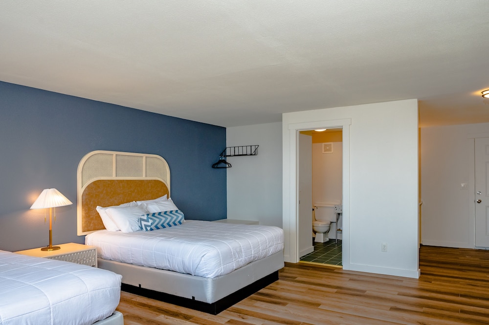 Seagull Beachfront Inn - photo 23