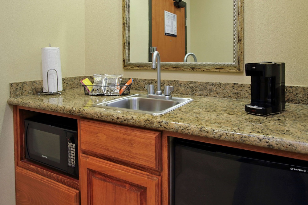 Hampton Inn & Suites Buffalo - photo 36