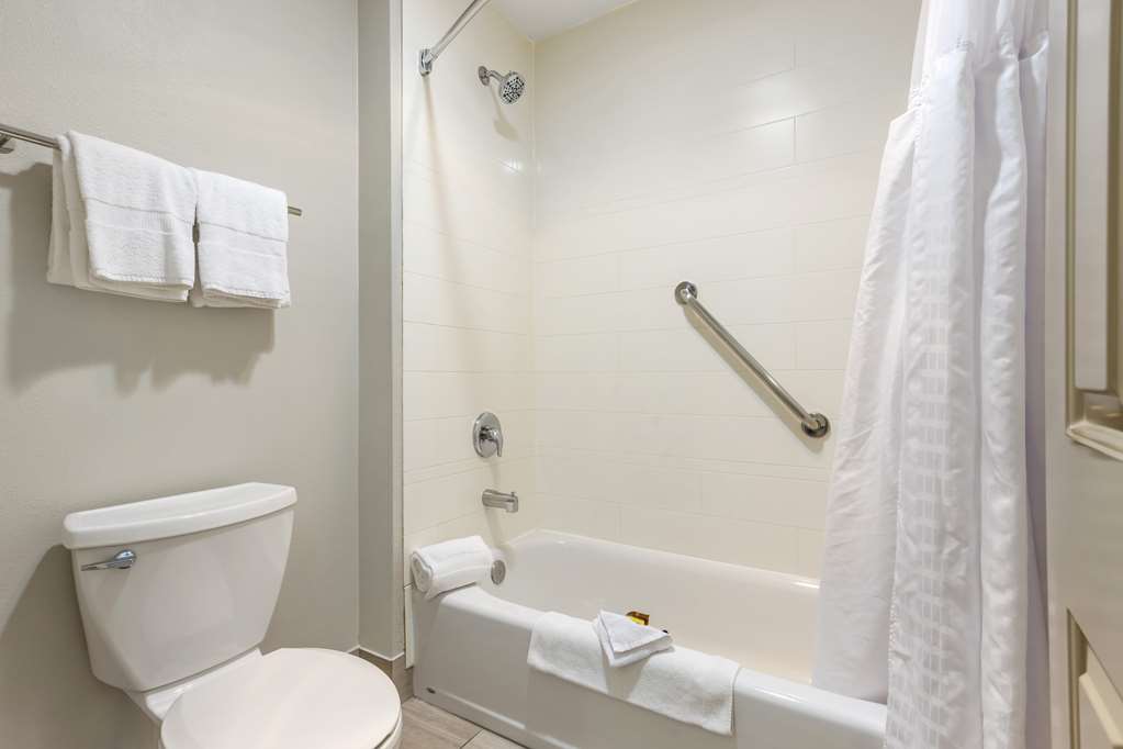 Best Western Plus Grand Manor Inn - photo 44