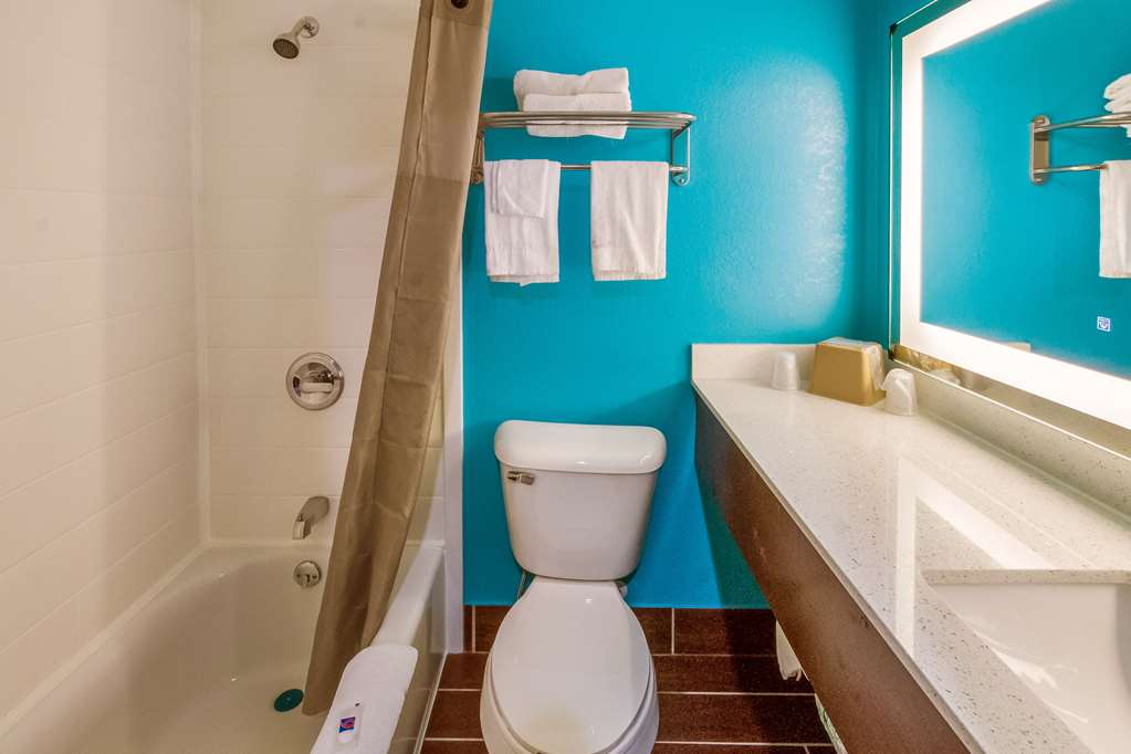Motel 6 Rossford OH - photo 17