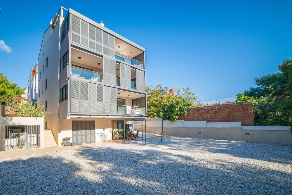 Apartments Marin Near Temple of Augustus — 4-Star Luxury Hotel in Pula, Croatia