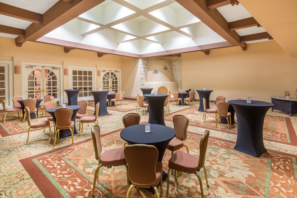 Crowne Plaza Albuquerque by IHG - photo 30