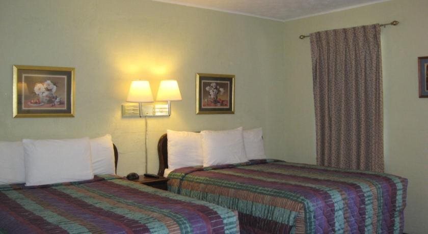 White Columns Motel - photo 24