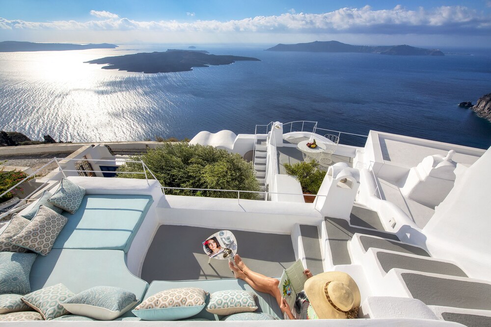 Ananda Infinity in Fira, Greece