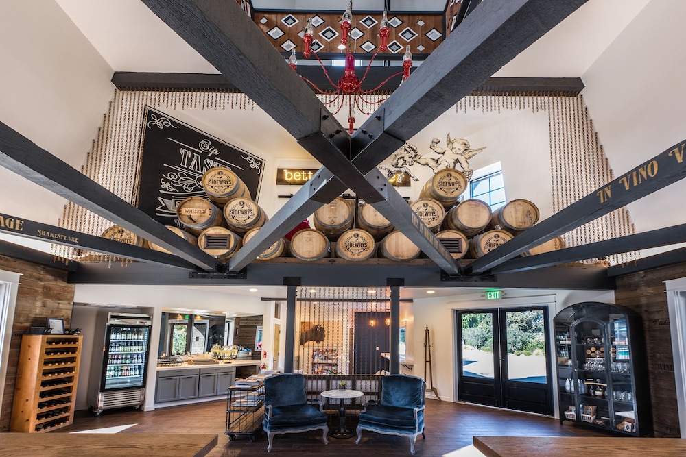 Sideways Inn - photo 5