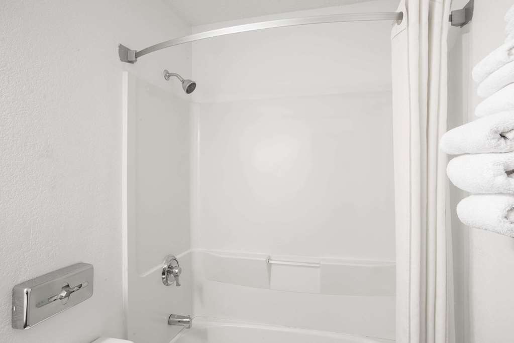 Super 8 by Wyndham Ticonderoga - photo 11