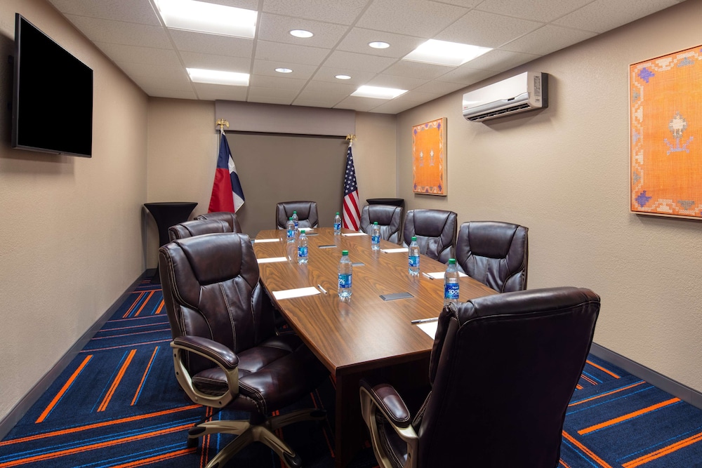 Hampton Inn & Suites El Paso Airport - photo 61