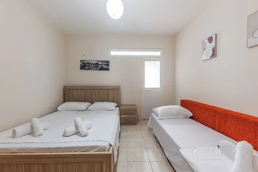 Palm Oasis Apartment Qerret — 4-Star Luxury Hotel in Golem, Albania