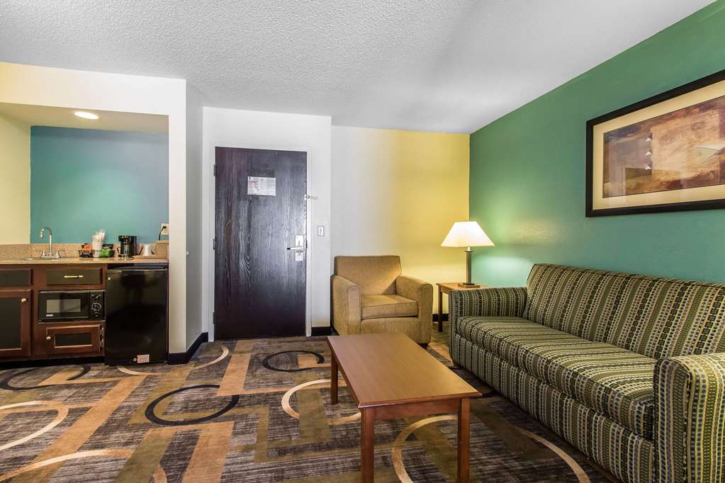 Quality Inn & Suites Memphis East - photo 22