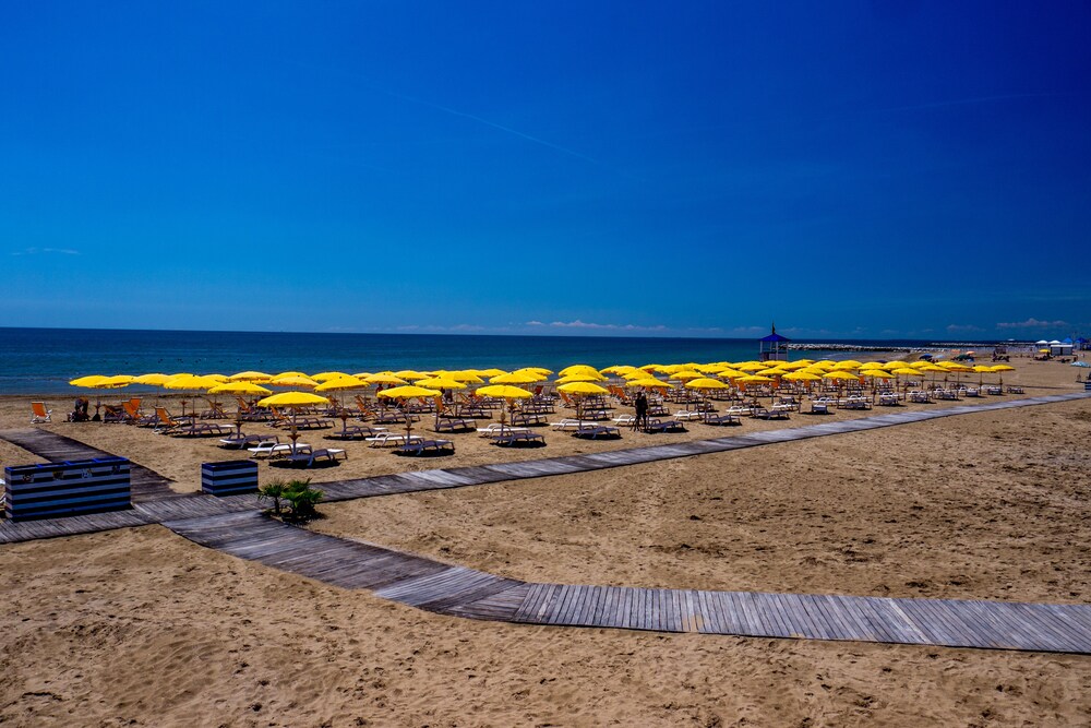 Camping Village Garden Paradiso — 4-Star Luxury Hotel in Cavallino, Italy