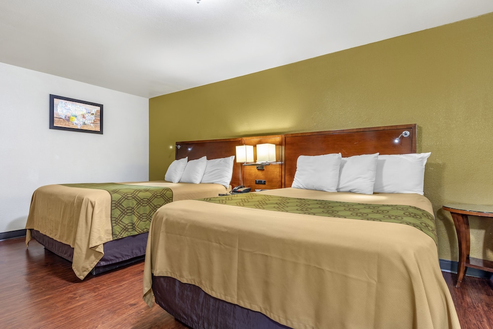 Rose City Inn & Suites - photo 7