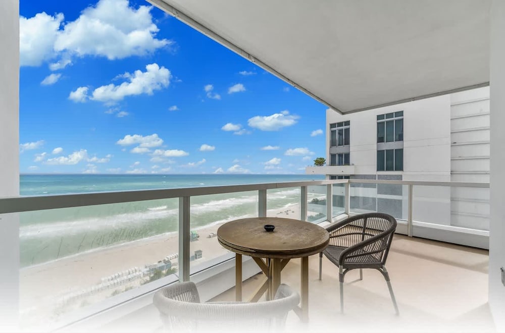 Fontainebleau Miami Beach Private Luxury Suites - photo 417