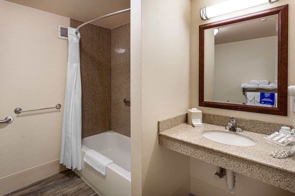 Hilton Garden Inn Wooster - photo 40