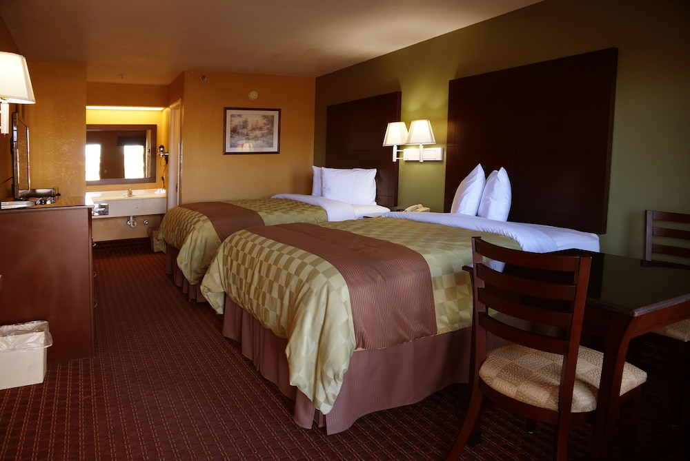 Executive Inn Opp - photo 2