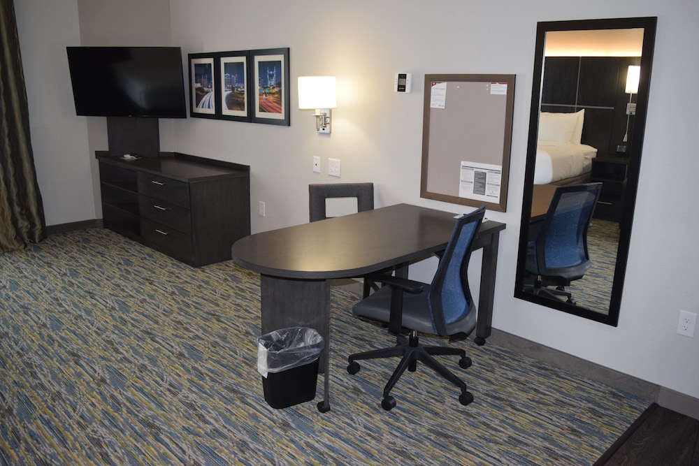 Candlewood Suites Nashville Metro Center an IHG Hotel - photo 3
