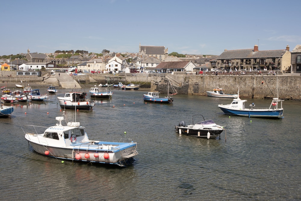 Harbour Inn — 4-Star Luxury Hotel in Porthleven, United Kingdom