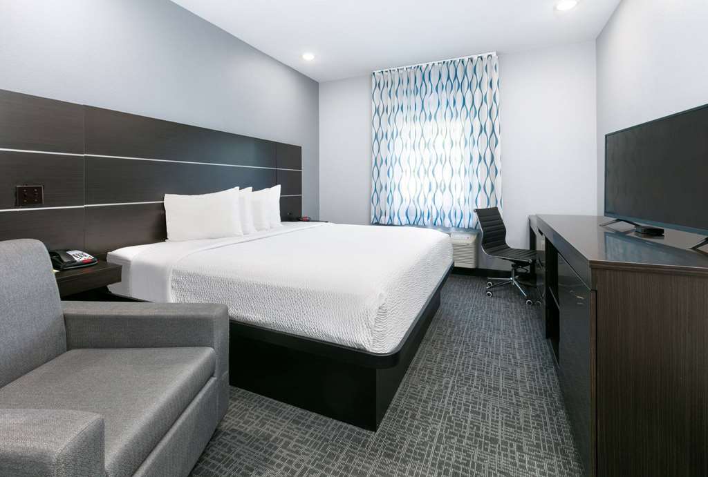 Days Inn by Wyndham Zachary LA - photo 22
