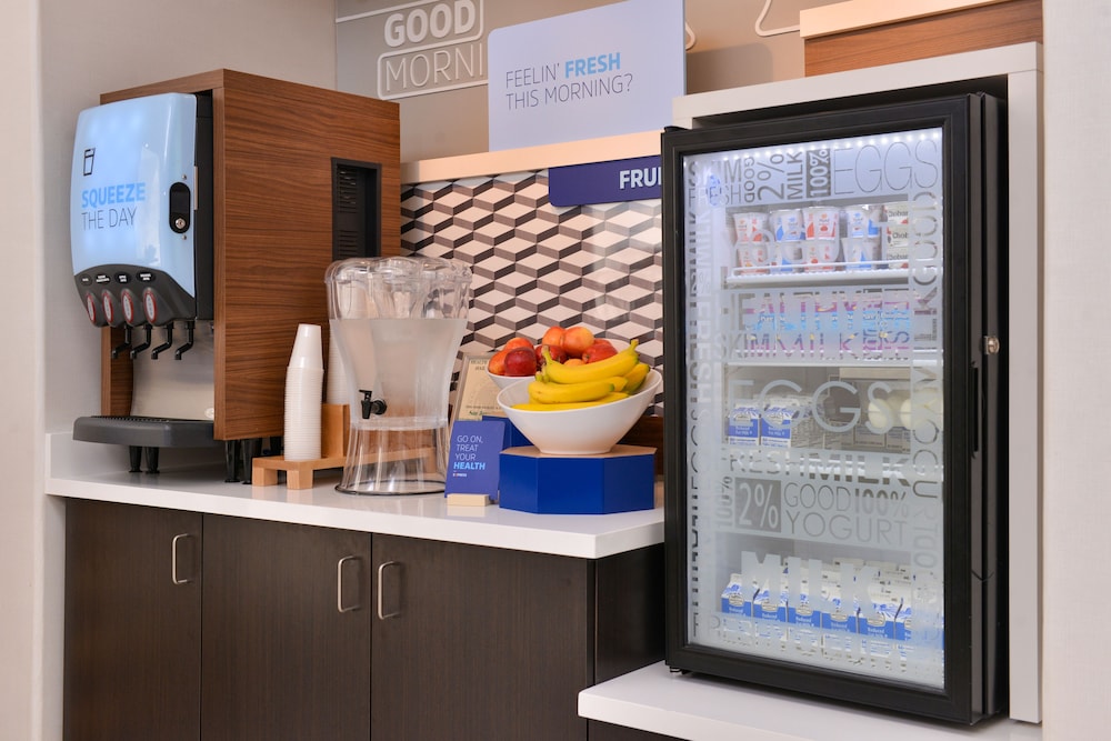 Holiday Inn Express Stockton Southeast by IHG - photo 27