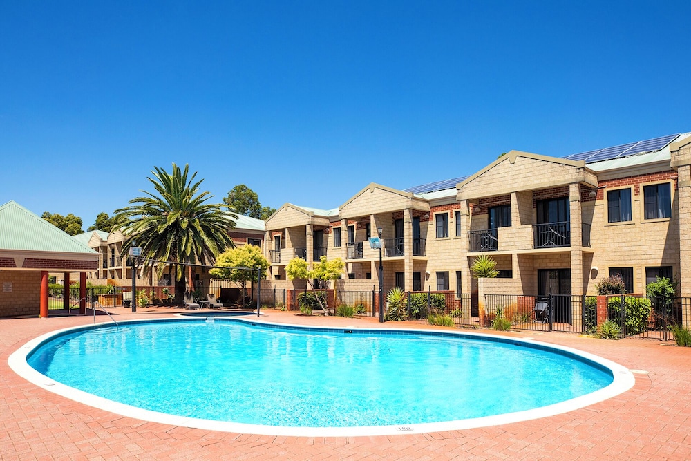 Country Comfort Perth — 4-Star Luxury Hotel in Perth, Australia