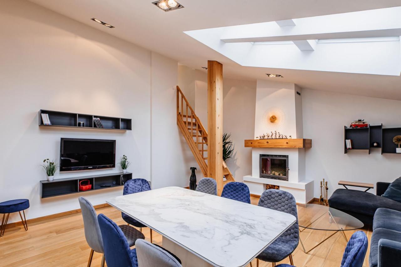 Airhome Palm Tree Penthouse