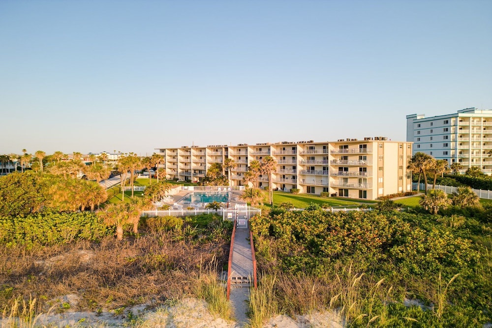 Cocoa Beach Towers by Happy Palm Stays - photo 79