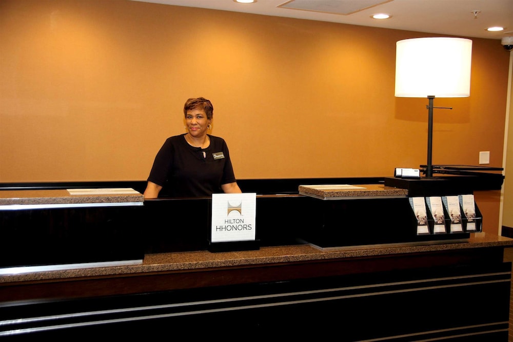 Hampton Inn Suffolk - photo 3